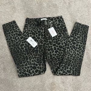 NWT Good American {Good Waist} denim. Size 4/27.